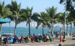 Travel between Bangkok and Pattaya